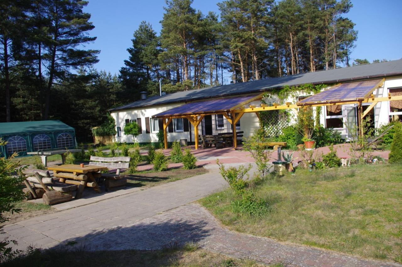 Hostel Waldhaus Am Ferienpark Mirow -Zimmer Du Wc Esterno foto
