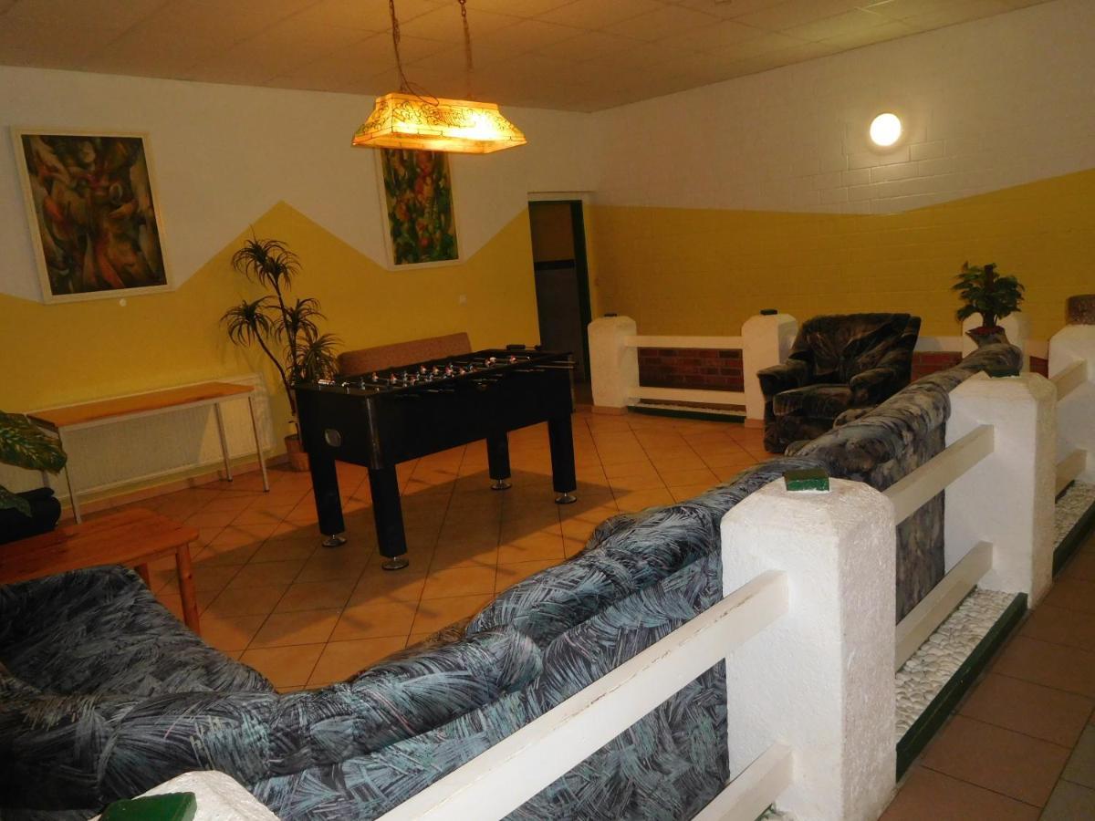 Hostel Waldhaus Am Ferienpark Mirow -Zimmer Du Wc Esterno foto