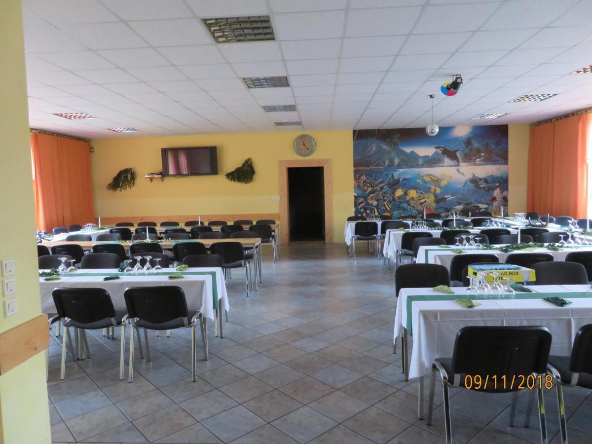 Hostel Waldhaus Am Ferienpark Mirow -Zimmer Du Wc Esterno foto