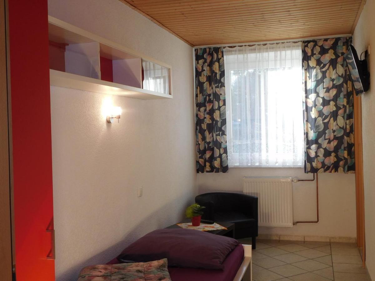 Hostel Waldhaus Am Ferienpark Mirow -Zimmer Du Wc Esterno foto